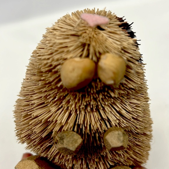 Retro style set of two bottle brush rabbit home/Easter decor - Picture 7 of 16